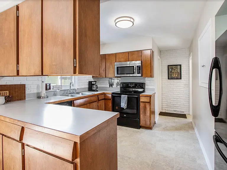 2909 Crestview Ave — Photo 11