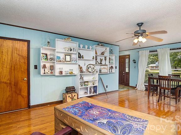 5th image of 1239 Christopher Cir