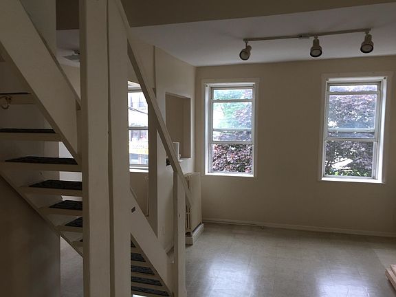 2nd image of 2755 Harway Ave #3