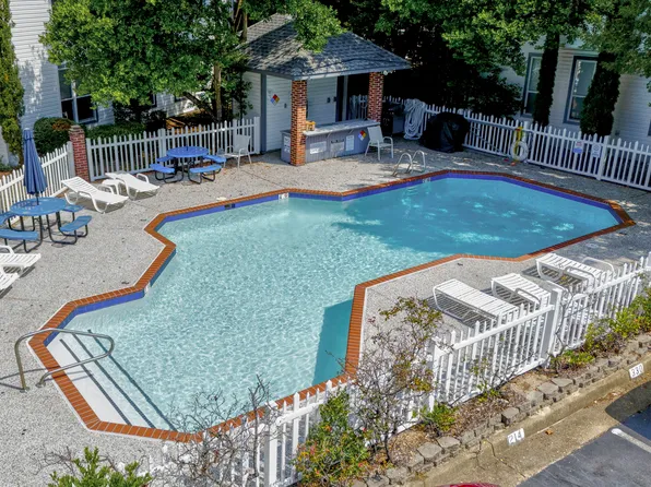 3205 Jade Ct APT 302, Virginia Beach, VA 23451