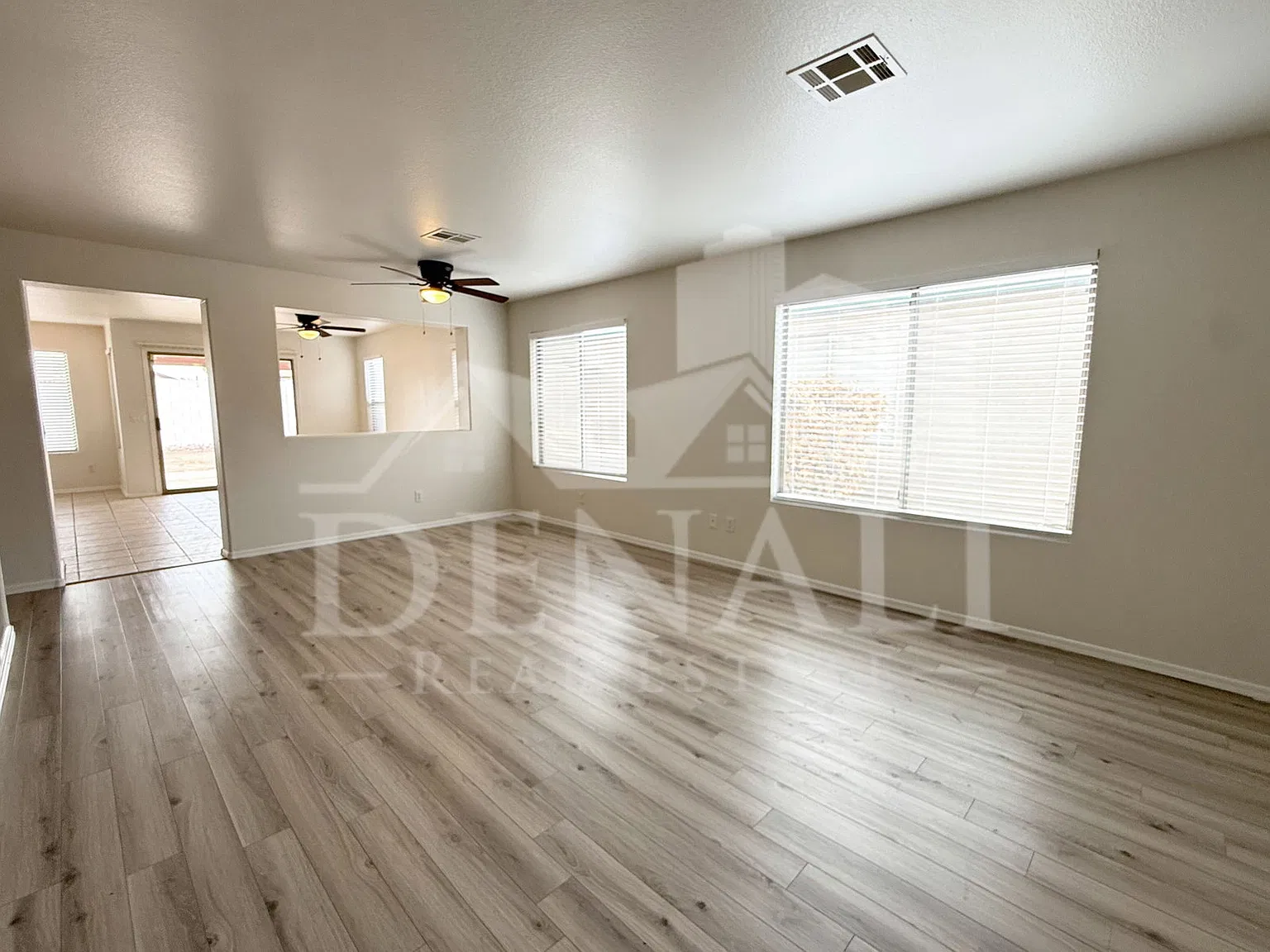3 bed, 2.0 bath, 1558 sqft, $2,000 — Photo 3
