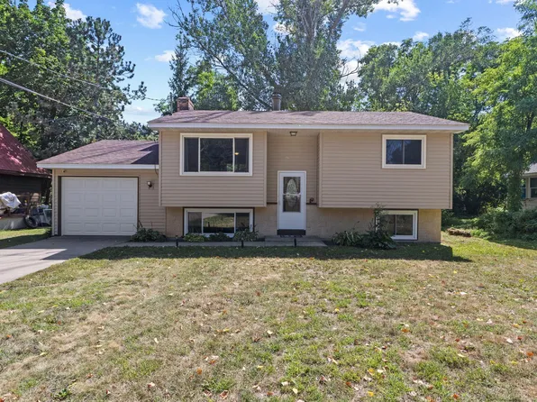 650 Birch Ln S, Shoreview, MN 55126