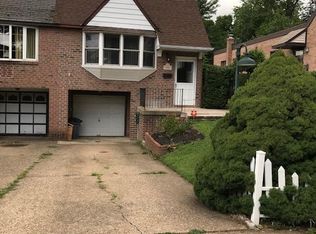 8306 Pine Rd, Philadelphia, PA 19111