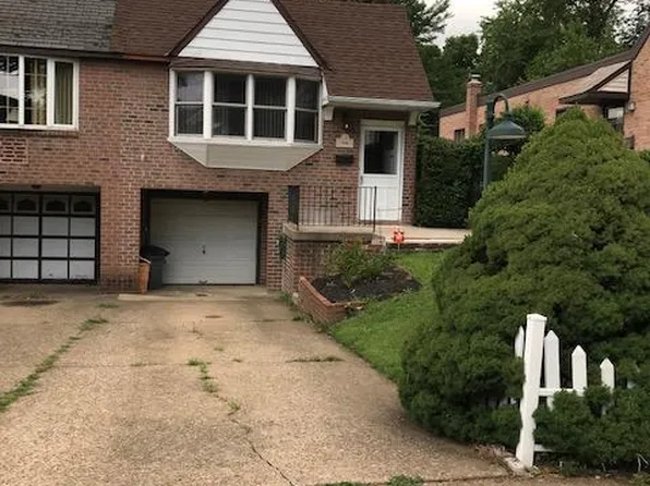 8306 Pine Rd, Philadelphia, PA 19111