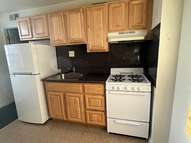 4522 Baker St — Photo 1
