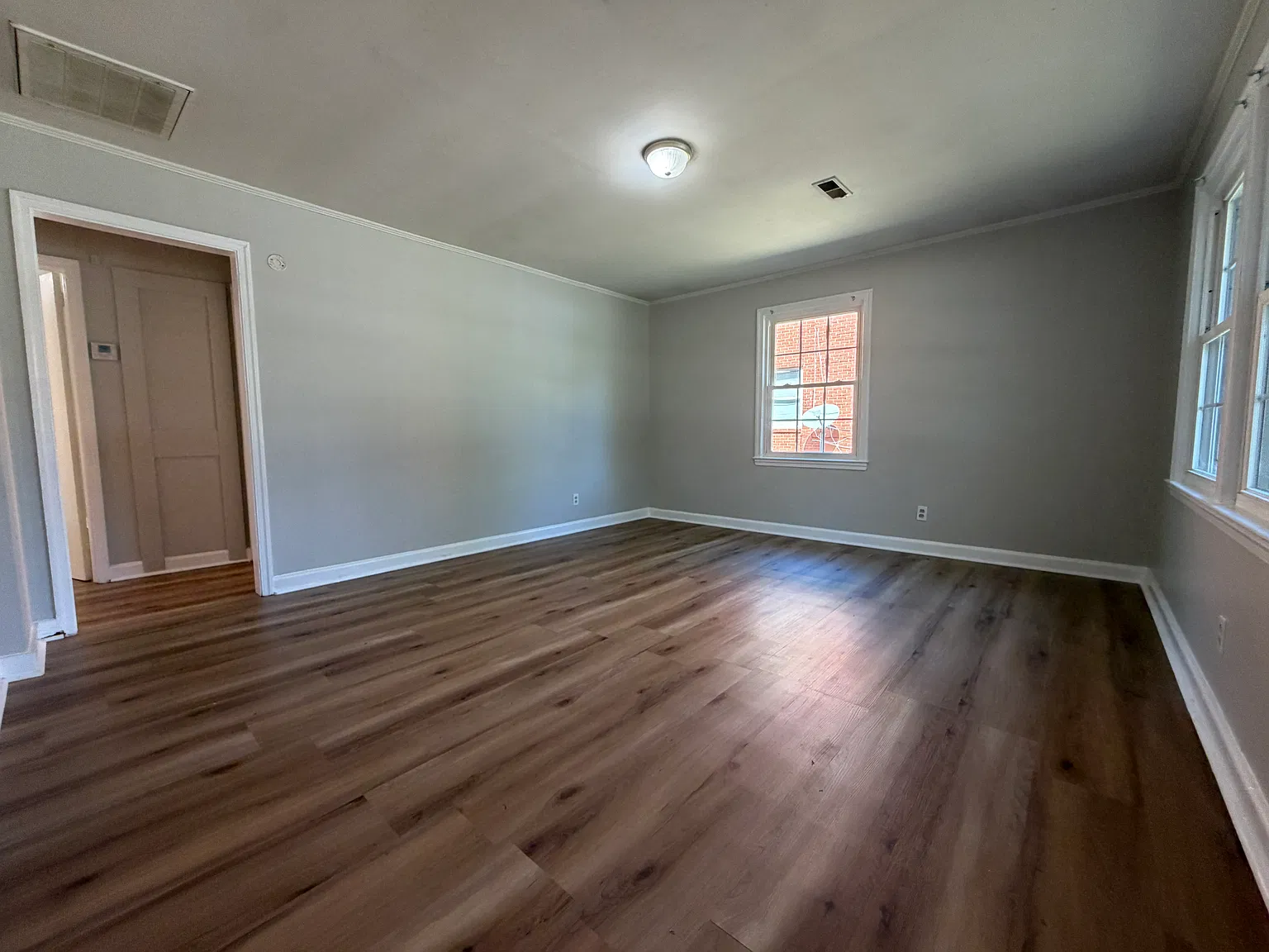 2 bed, 900 sqft, $1,200 — Photo 4