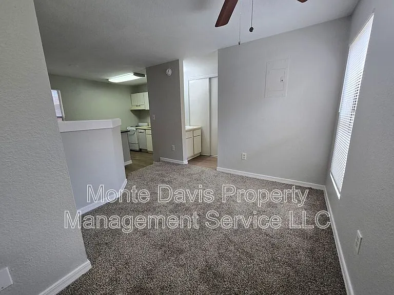 513 S Park Dr #201 — Photo 18