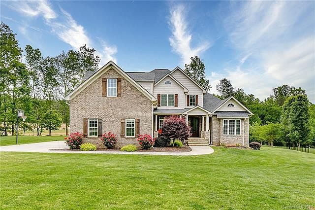 1st image of 139 Cedar Woods Dr