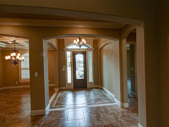 3rd image of 4405 Odell Ln