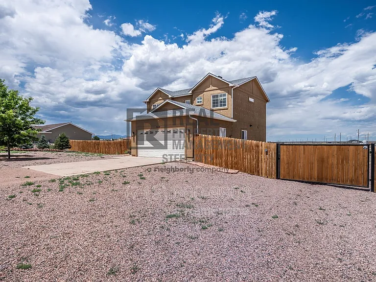 947 E Kirkwood Dr — Photo 2