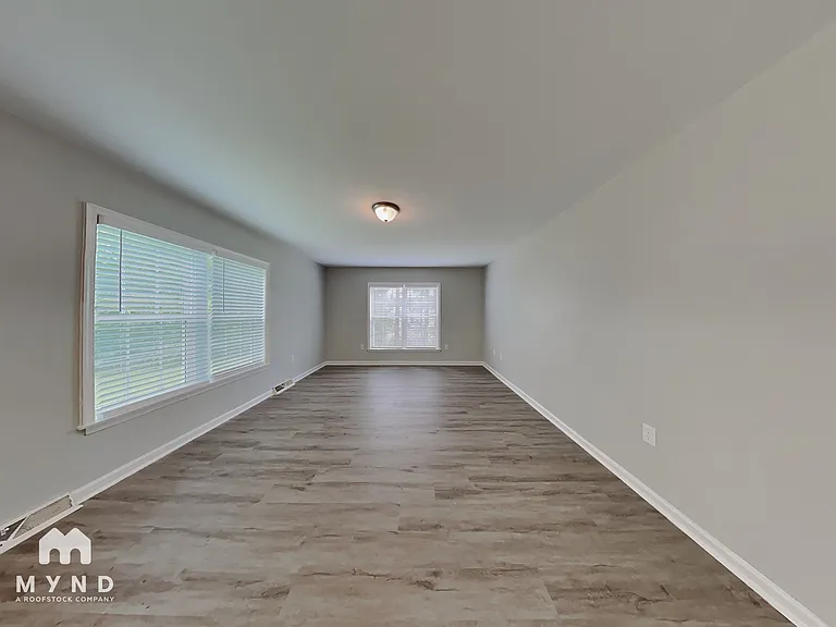 215 Clear Water Dr — Photo 7