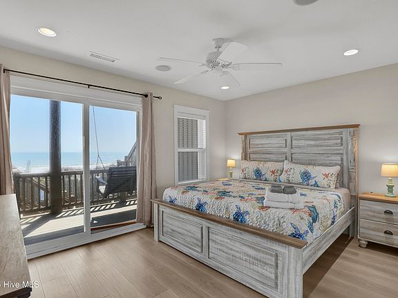 3rd image of 3870 Island Drive