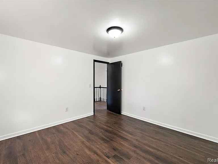 48156 Virginia Ct — Photo 29