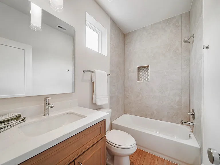 861 Rachel St #E — Photo 23