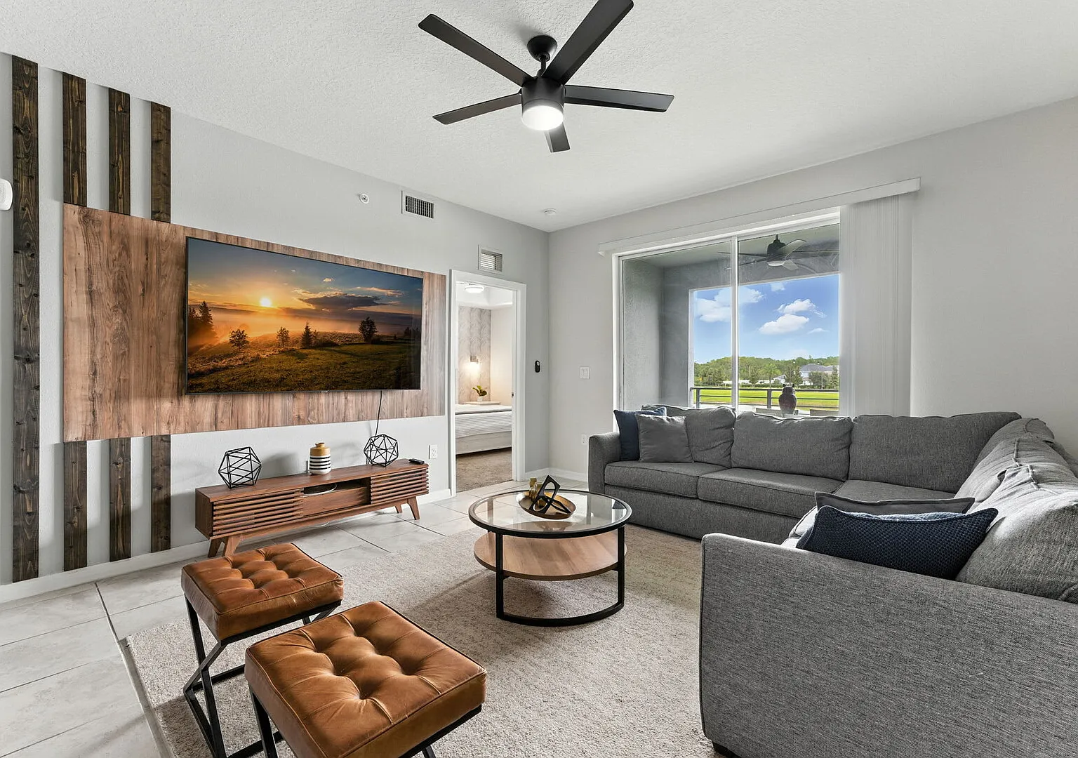 Elegant 2BR in Storey Lake, Top Location — Photo 1