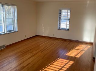 1109 Holly Hills Ave, Saint Louis, MO 63111