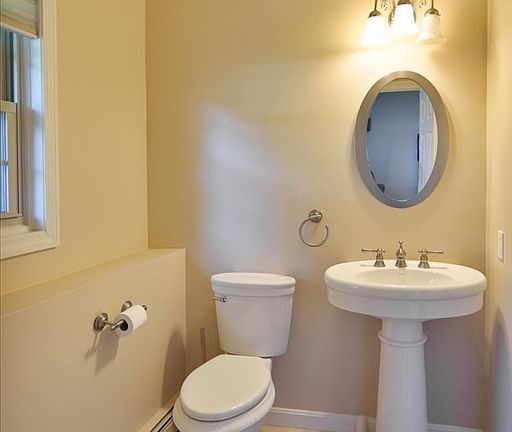 5th image of 54 Erica Dr