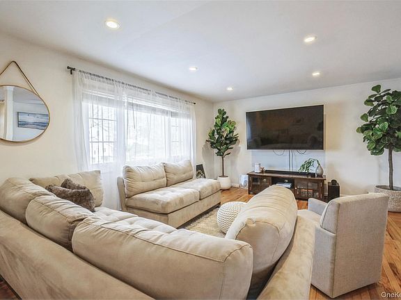 4th image of 2 Udalia Road