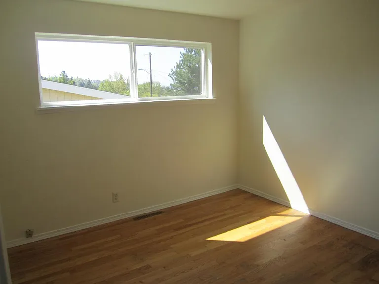 2128 NE 6th Ct — Photo 2