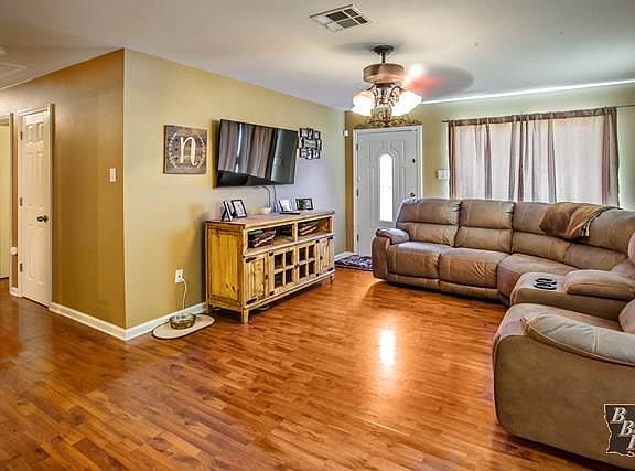 2nd image of 211 Idlewild Dr