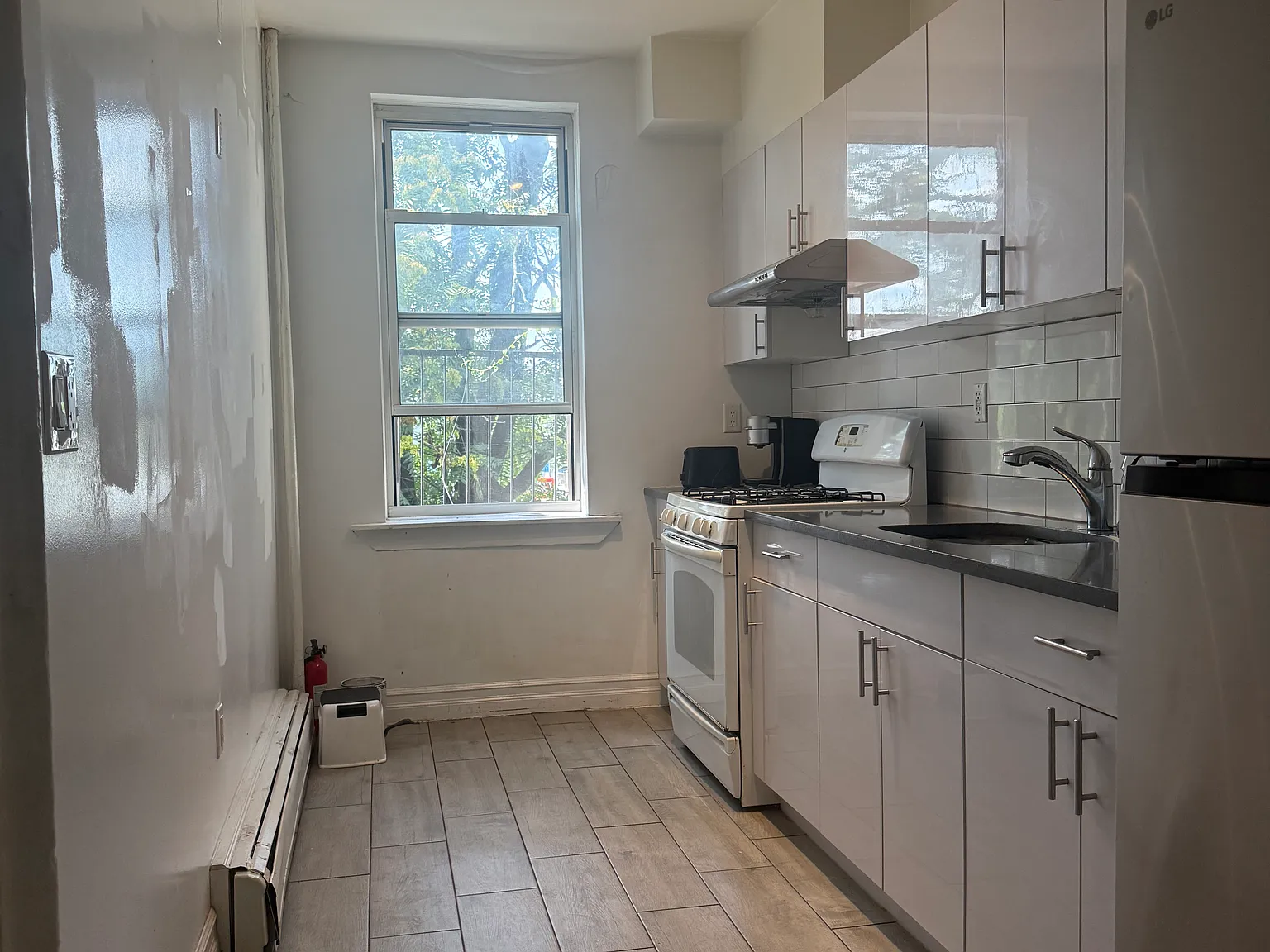 4 bed, 1100 sqft, $2,250 — Photo 1