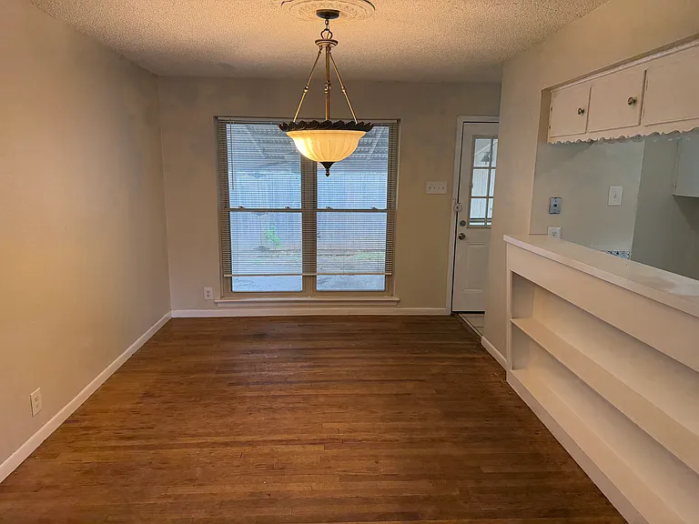 3253 Millmar Dr — Photo 3
