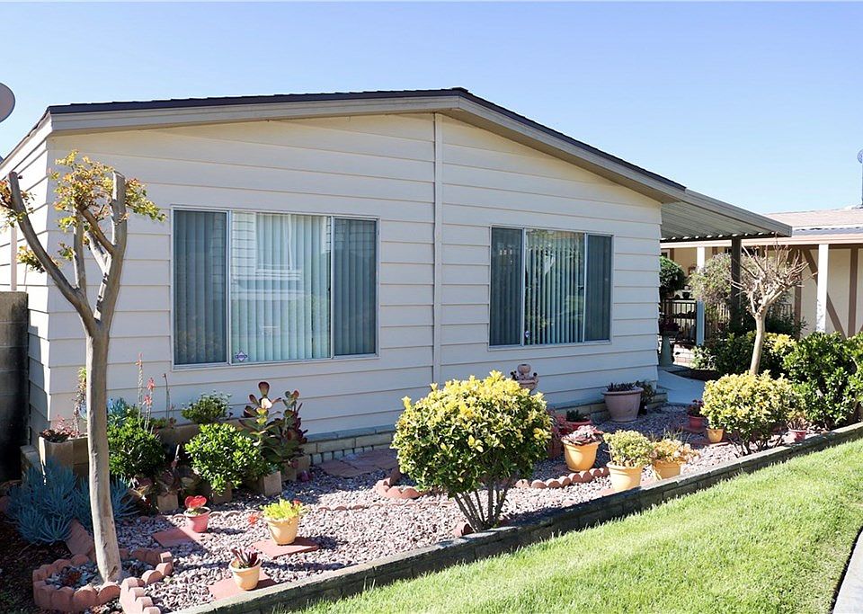 1st image of 14051 Lake Crest Dr #103