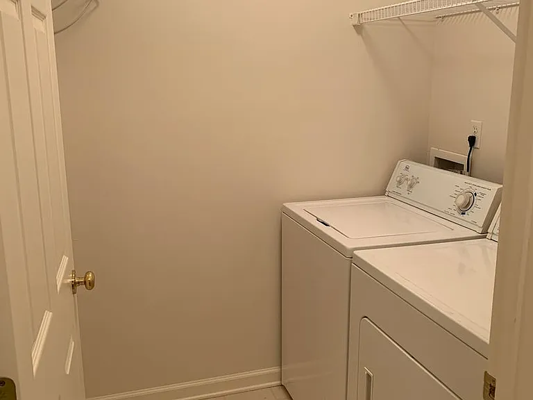 310 Tibet Ave #2 — Photo 16