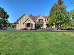 15450 Suffolk Ln, Chagrin Falls, OH 44022