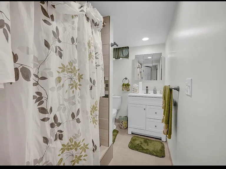 18925 Carlysle Ave — Photo 9