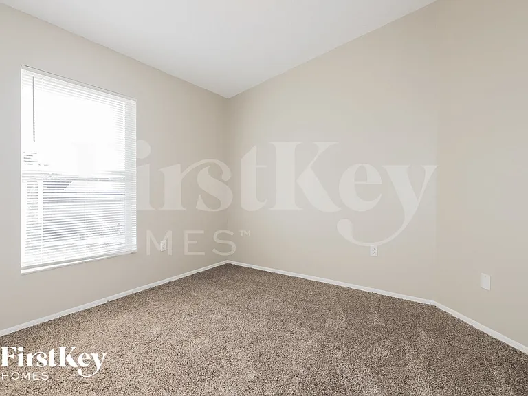 785 Hunt Dr — Photo 13