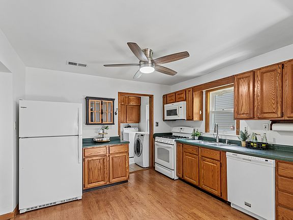 4th image of 33320 N Sunset Ave