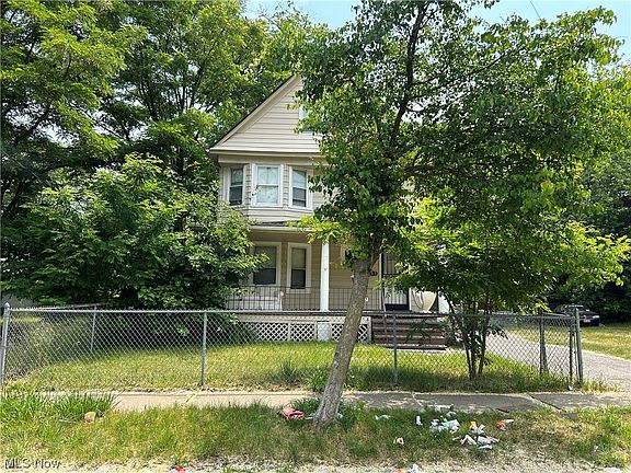 2nd image of 557 E 117th St