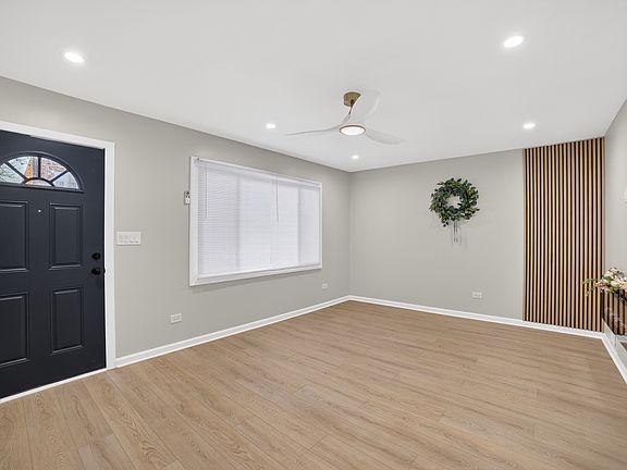 3rd image of 525 N Springfield Ave