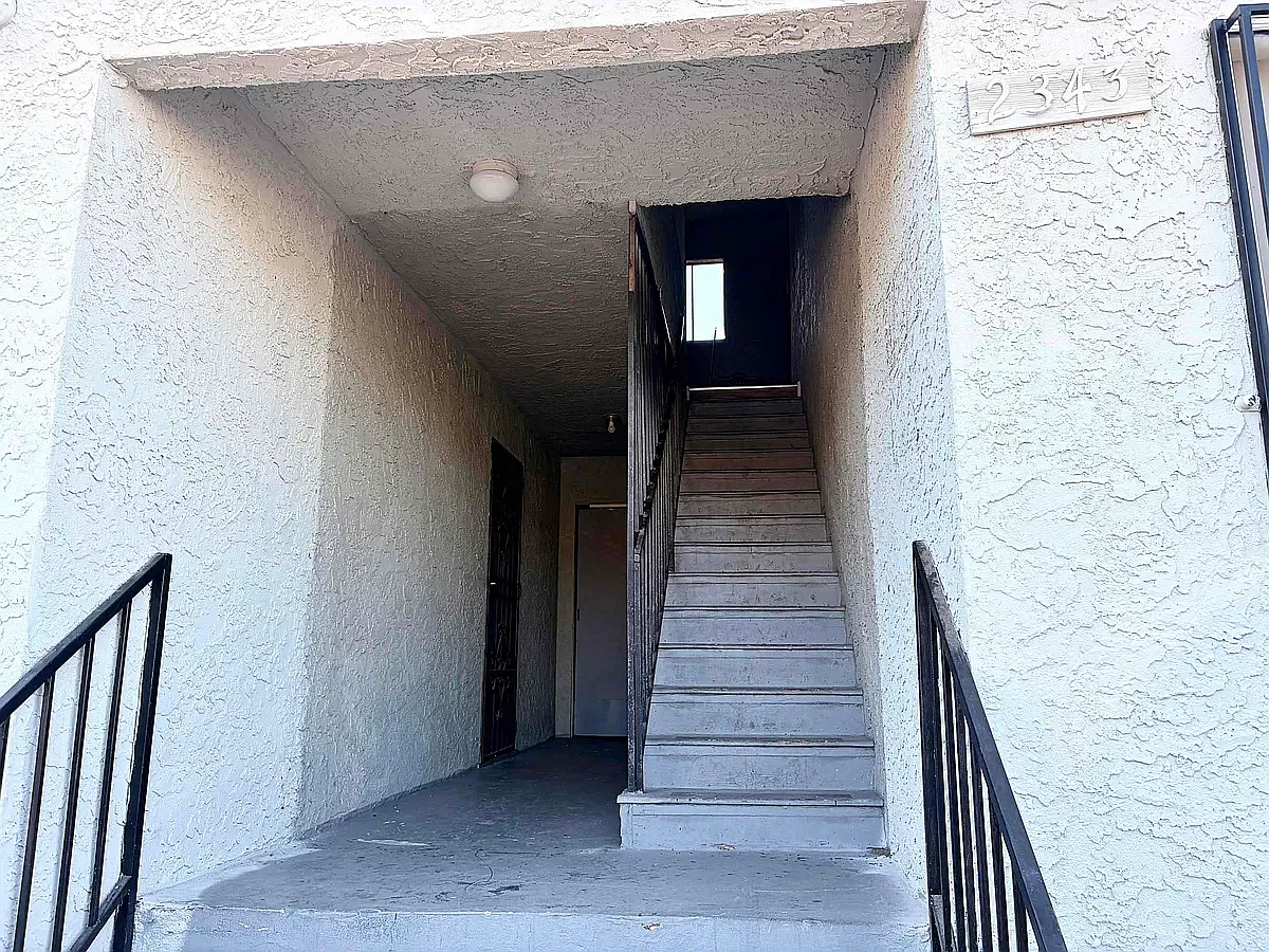2 bed, 665 sqft, $2,450 — Photo 2