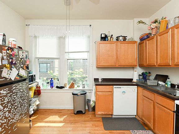 2nd image of 2312 W Dickens Ave APT 2F