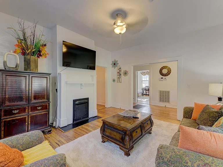710 Heidt St — Photo 6