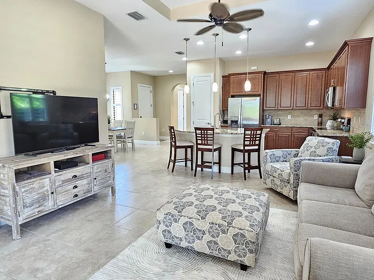 10361 Crooked Creek Dr — Photo 26