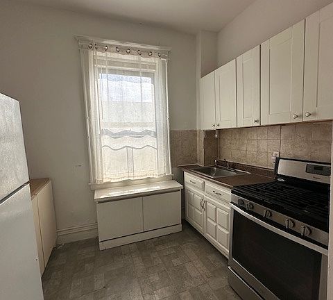 5th image of 8732 123rd St APT 2A