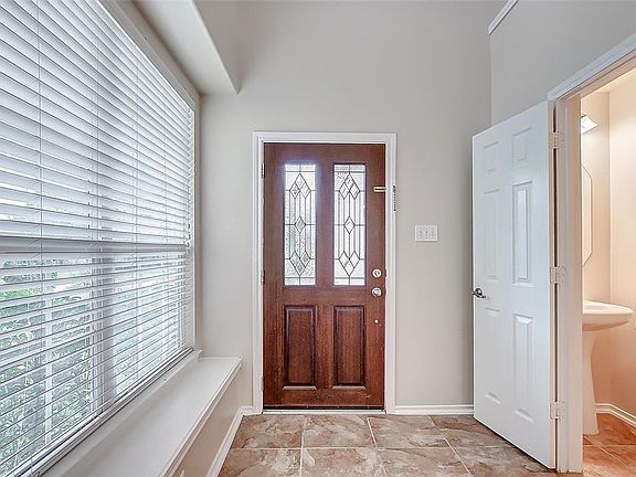 4th image of 24518 Folkstone Cir