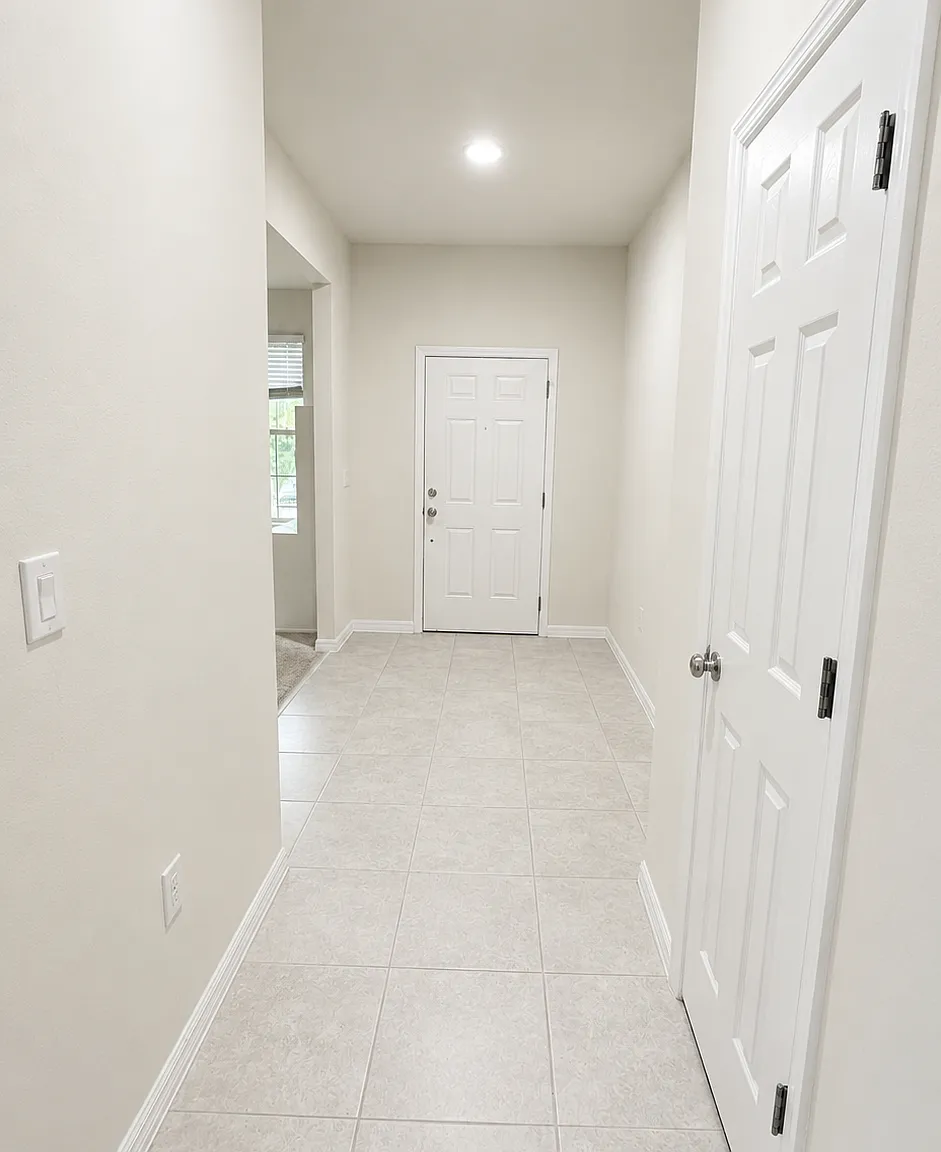 3 bed, 1978 sqft, $2,595 — Photo 2