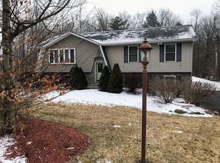 3224 Sussex Dr, Tobyhanna, PA 18466