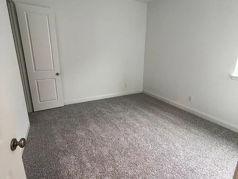 4424 Hammerstein Blvd — Photo 31