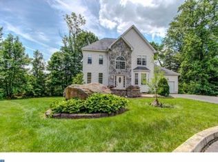 26 Hunters Run Ln, Pottstown, PA 19464