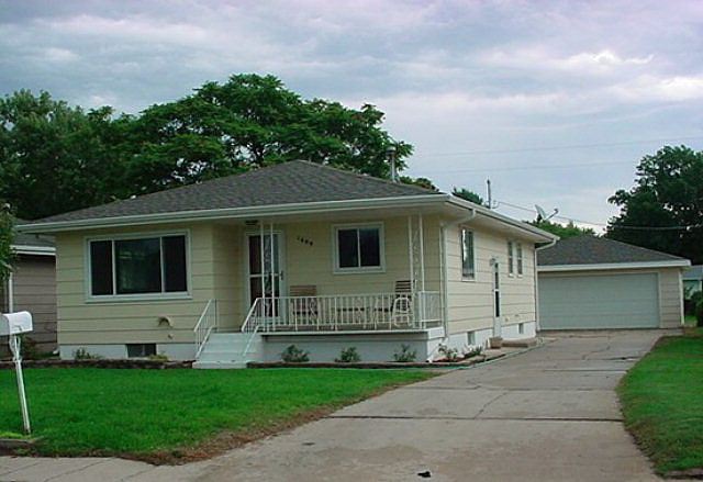 1st image of 1609 N Custer Ave