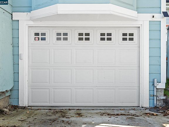 3rd image of 2517 Filbert St