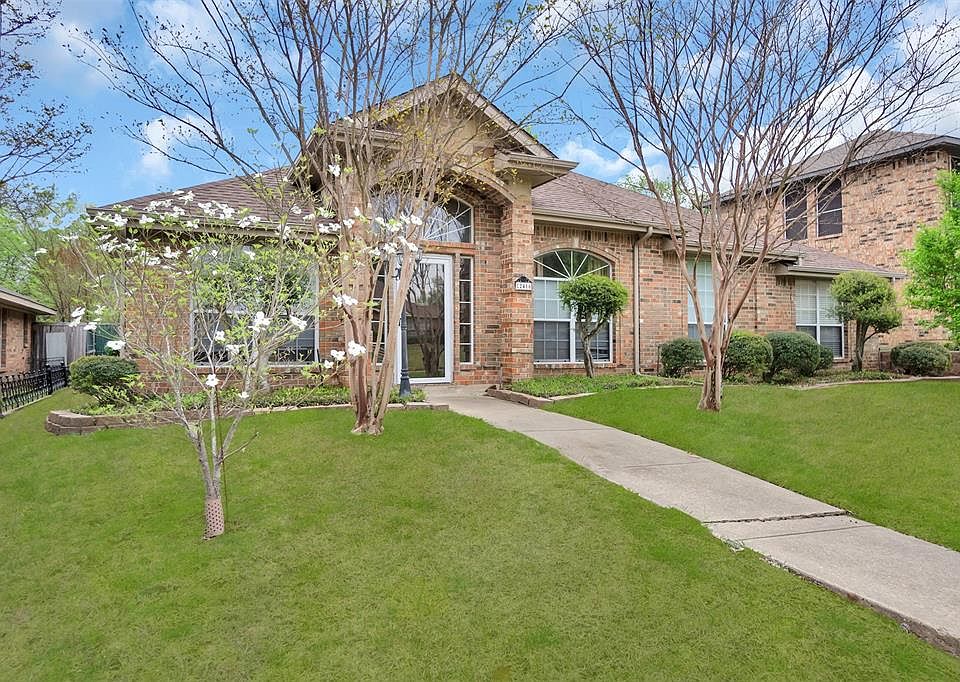 1st image of 2416 Boardwalk Dr