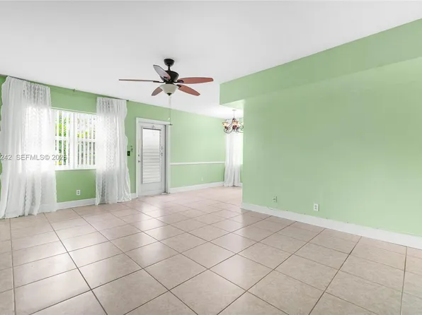 268 Coventry L #268, West Palm Beach, FL 33417