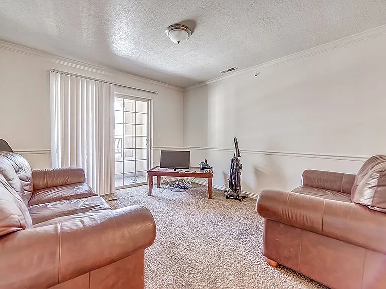 567 N University Ave #212 — Photo 1