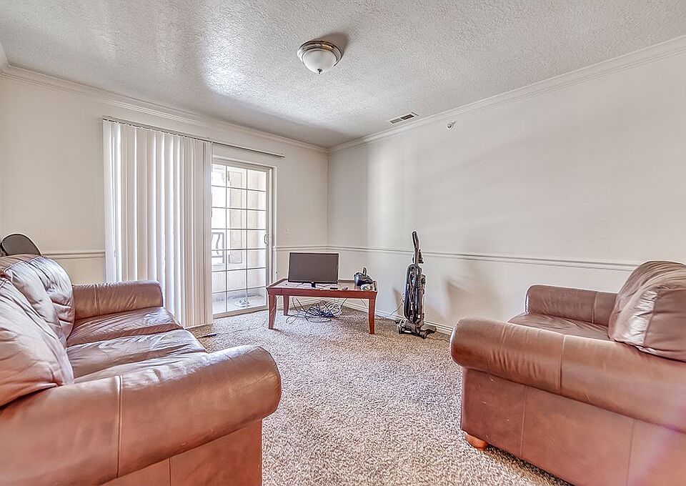 1st image of 567 N University Ave APT 212